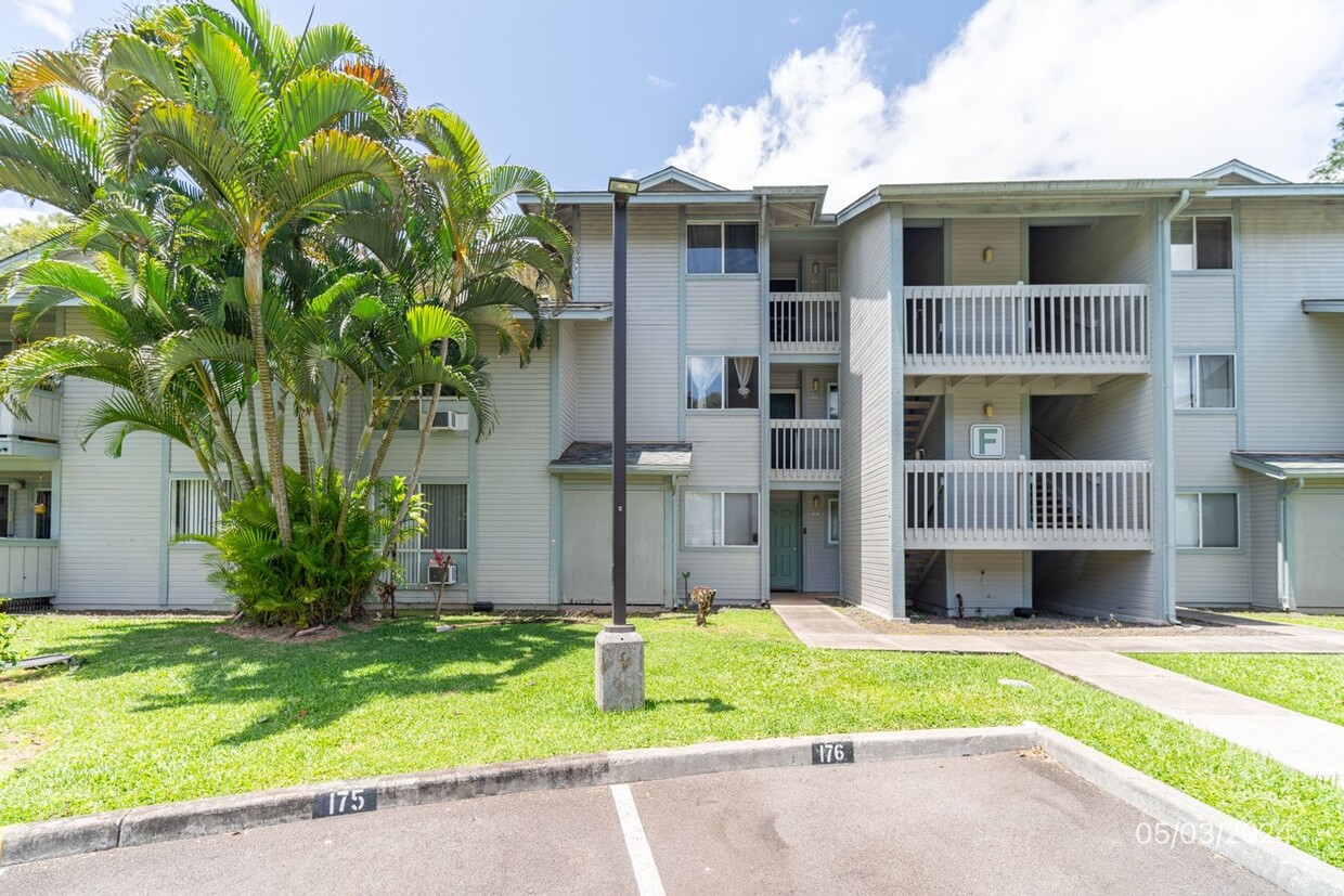 Primary Photo - 2 Bed 1 Bath 1 Parking in Gardens At Launa...