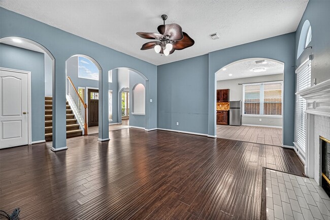 Building Photo - 11603 Oak Lake Park Dr