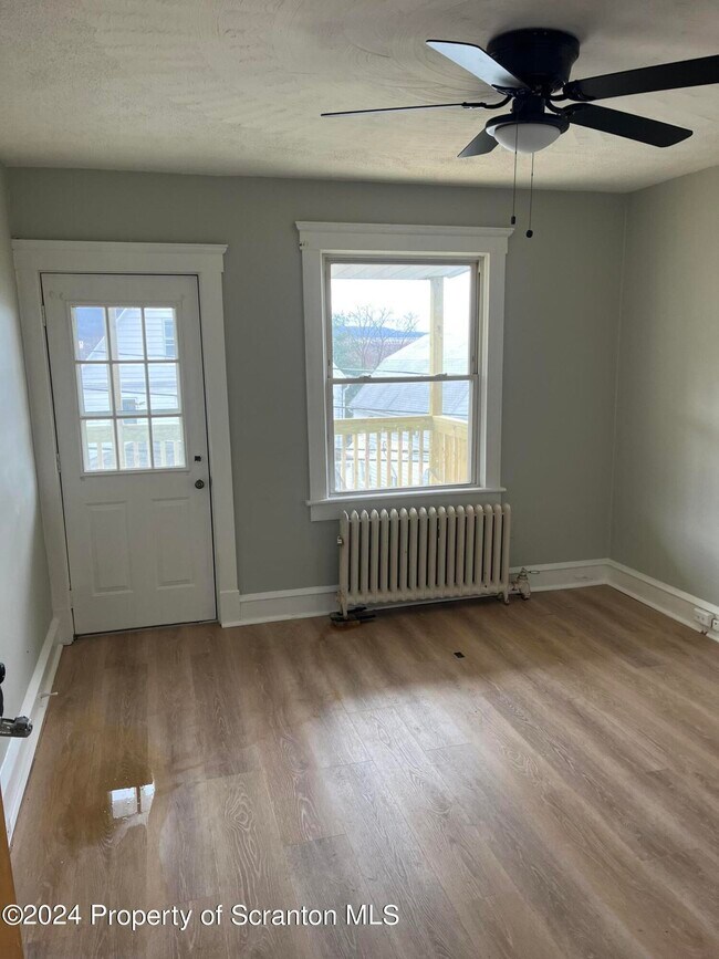 Foto del edificio - 12 W Germania St