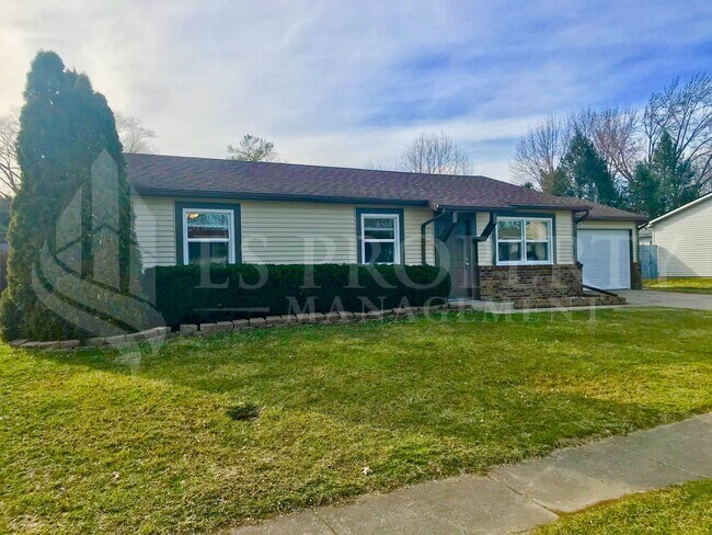 Foto del edificio - COMING SOON!! Beautiful 3 Bedroom/2 Bath Ranch in Wayne Township