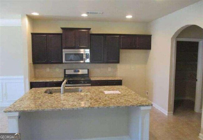 Building Photo - 2527 Morgan Chase Dr