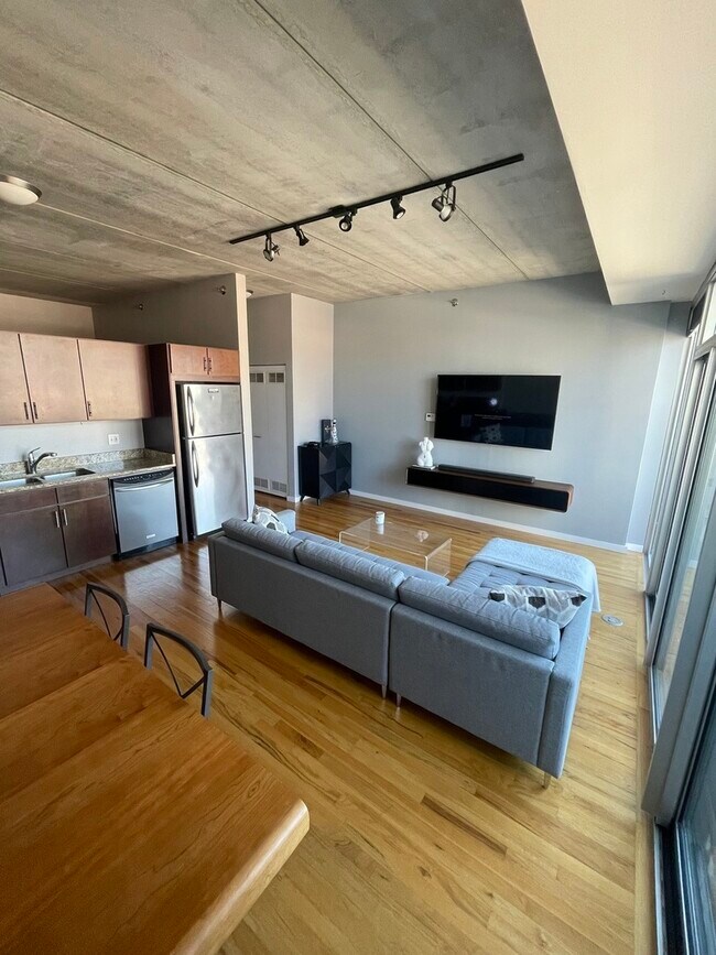 Foto del edificio - 630 N Franklin St