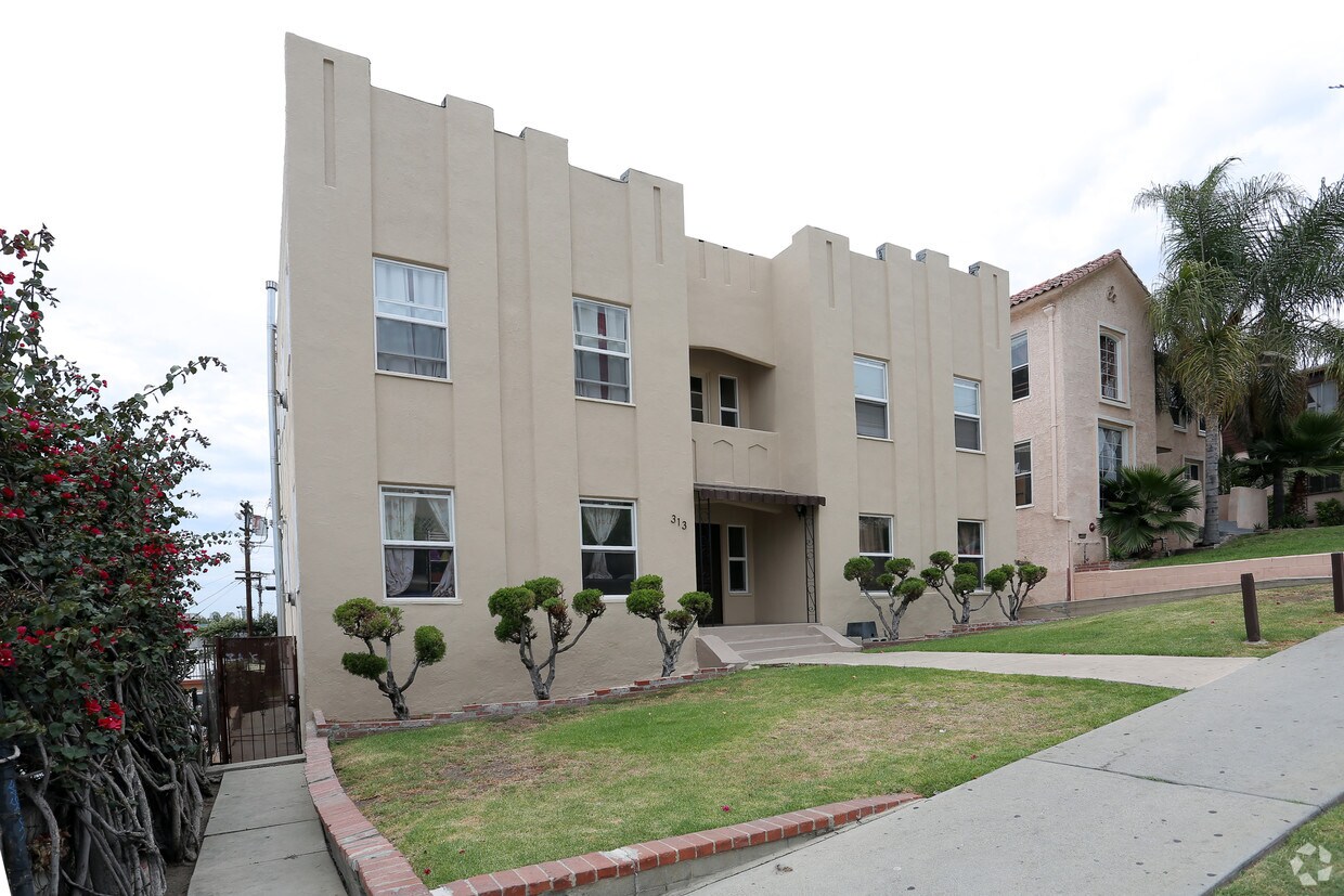 Building Photo - 313 N Mariposa Ave