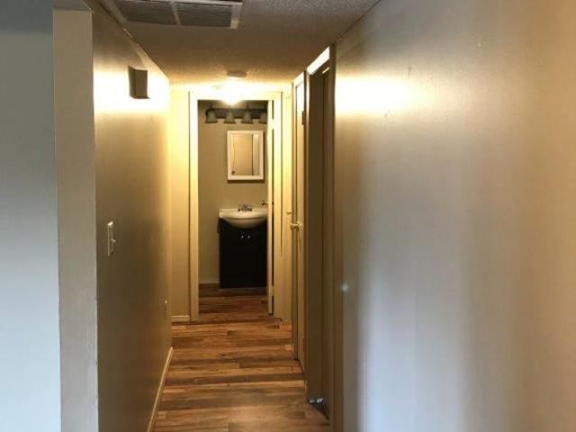Building Photo - Ivy Green Commons, LLC