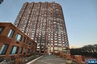 Building Photo - 100 Old Palisade Rd