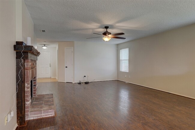 Building Photo - 4608 Cedar Crest Dr