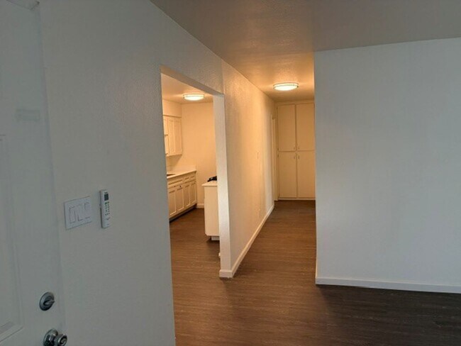 Building Photo - 1813 Piedmont Way