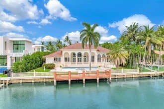 Building Photo - 166 Bal Bay Dr