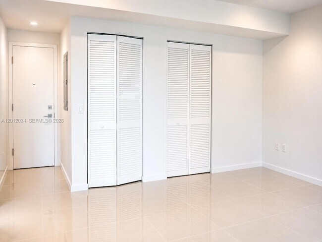 Foto del edificio - 5300 Paseo Blvd