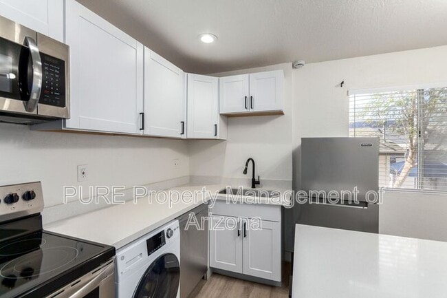 Building Photo - 1538 W Fillmore St