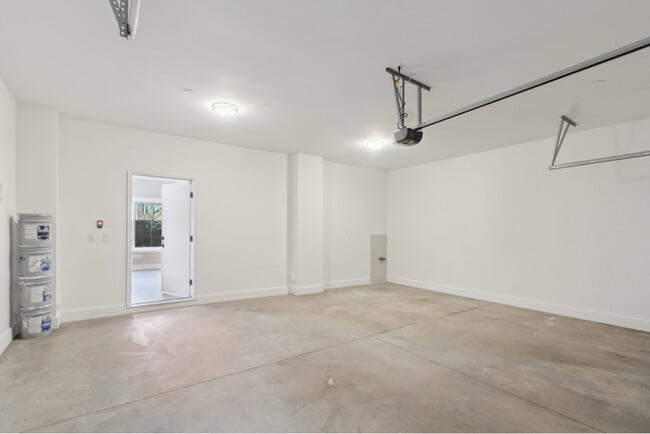 Building Photo - 8120 Allor Lndg