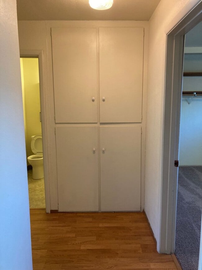 Building Photo - (WLO 13) Cozy 2 Bedroom, 1 Bath Just a Stone's Throw from Campus!