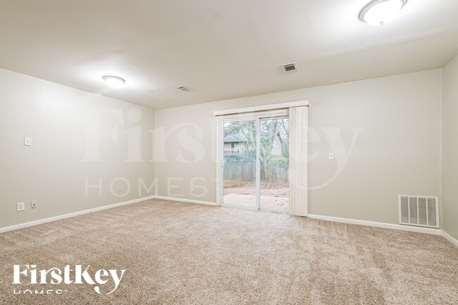 Building Photo - 5266 Ridge Forest Dr