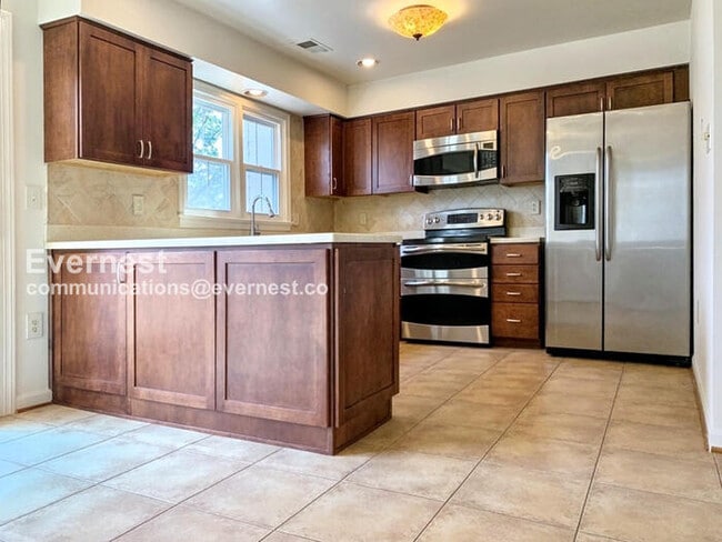 Foto del edificio - 7386 Hidden Knolls Ct