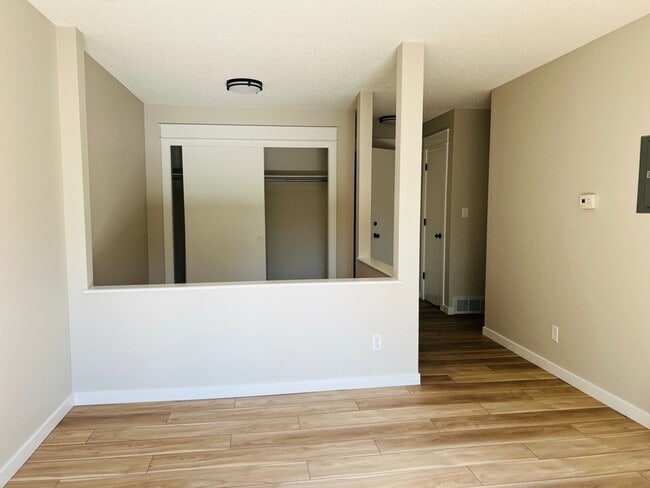 Building Photo - Beautiful, Remodeled Studio