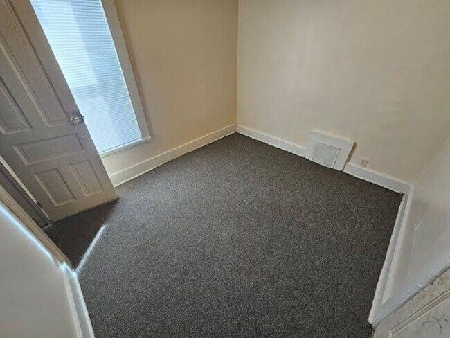 Foto del edificio - 2517 W Garfield Ave