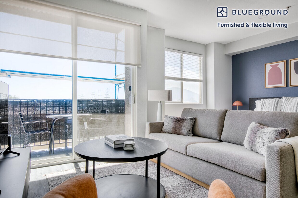 Foto principal - 2820 Sawtelle Blvd