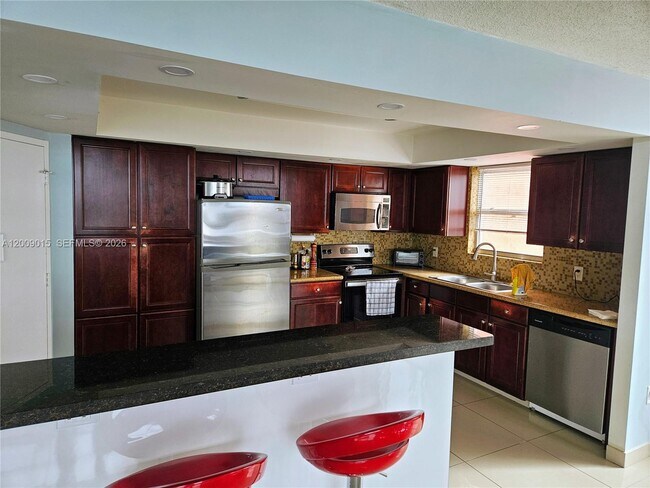 Foto del edificio - 1301 NE Miami Gardens Dr