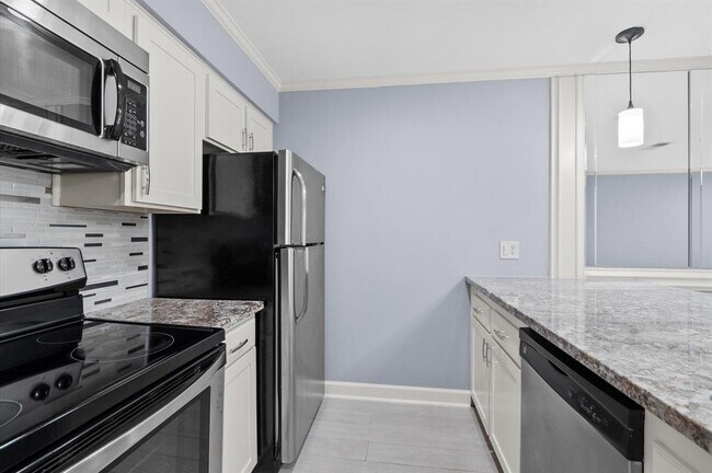 Foto del edificio - 805 Wax Myrtle Ln