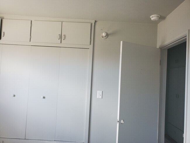 Foto del edificio - 23768 Hemlock Ave