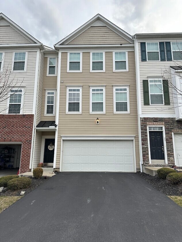 23 Truman Cir, Mc Kees Rocks, PA 15136 Townhome Rentals in Mc Kees Rocks PA