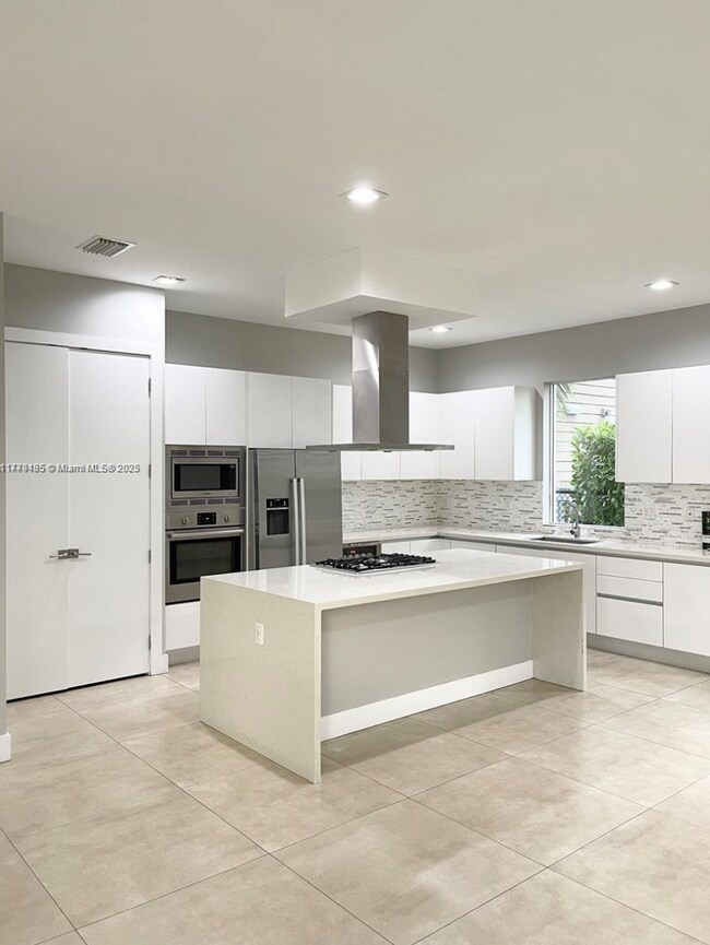 Building Photo - 10061 NW 75th St