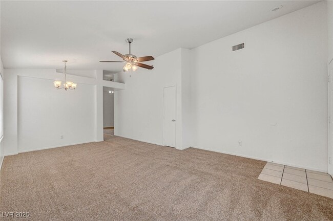 Foto del edificio - 9573 Paradise Rd