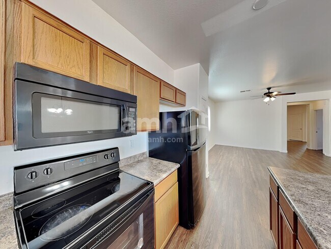 Foto del edificio - 9360 W Payson Rd