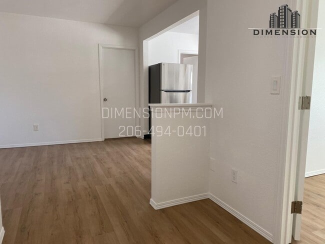 Building Photo - 869 S 41st St
