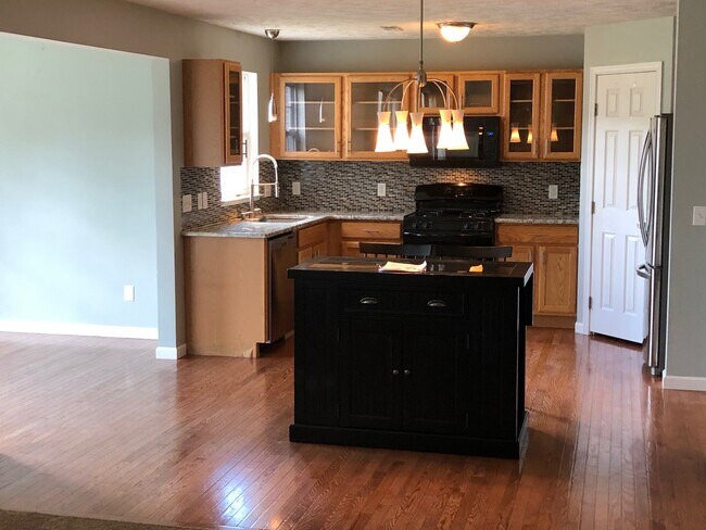 Building Photo - 5330 Ivandale Dr