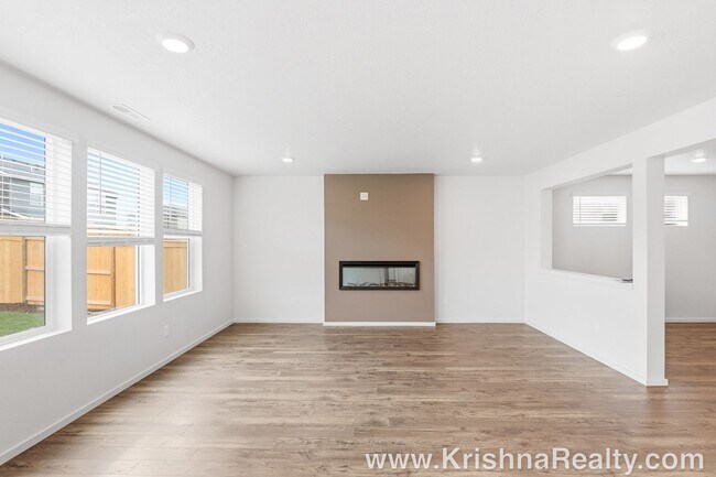 Foto del edificio - 5 BD | 3 BA | Brand New Construction | East Park Village | Salem Home!