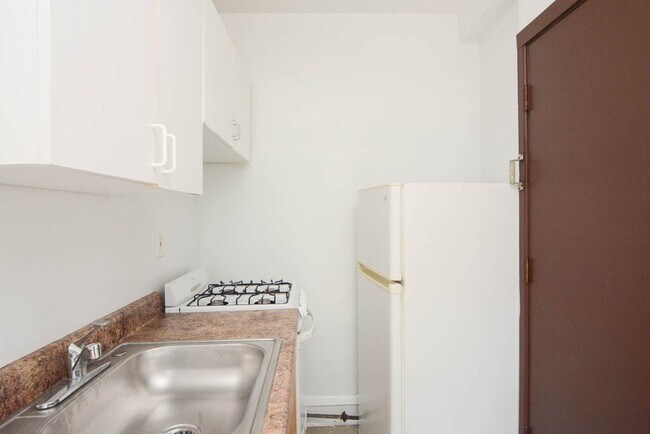 Foto del edificio - 3300 W Schubert Ave