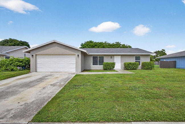 Building Photo - 316 La Mancha Ave