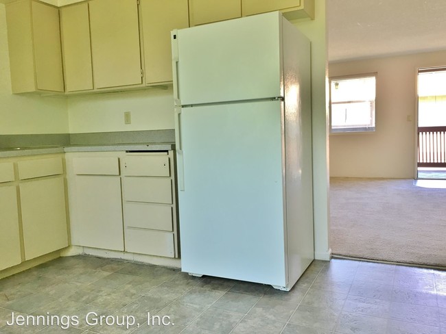 Building Photo - 536 S 42nd St