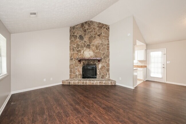 Building Photo - 488 Carillon Ln