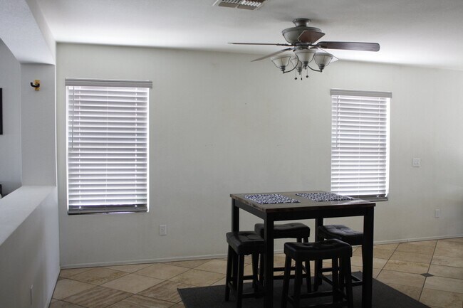 Building Photo - 2817 W Silver Creek Ln