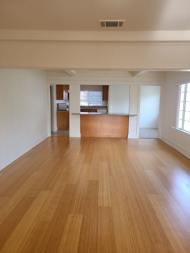 Foto del edificio - 522 N Hobart Blvd