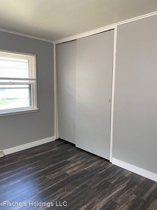 Foto del edificio - 3 br, 1 bath House - 751 Sherman Ave