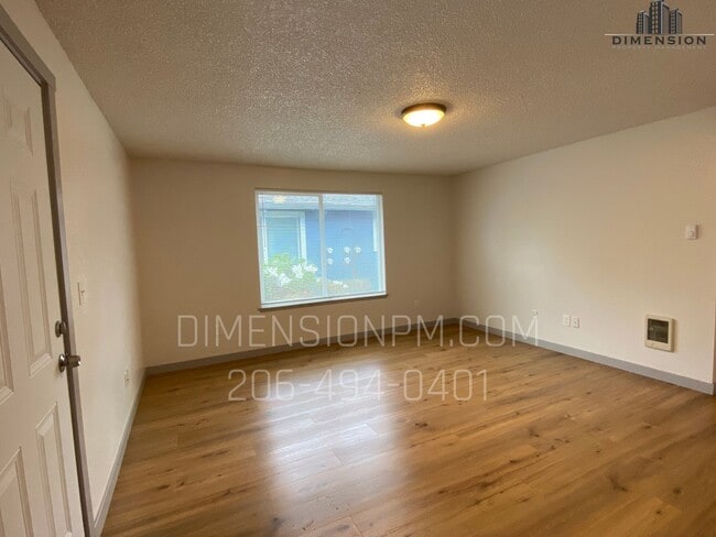 Building Photo - Convenient 1 bed 1 bath Units!
