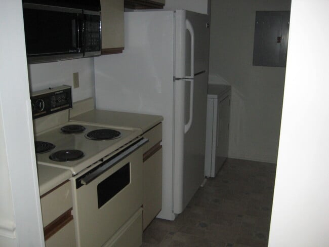 Building Photo - 110 Heywood Rd