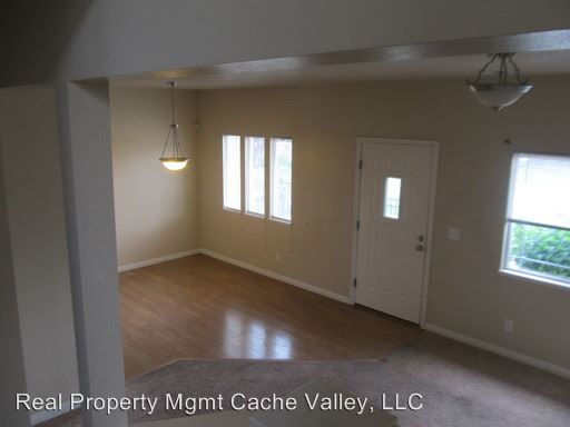 Building Photo - 1475 N 420 W