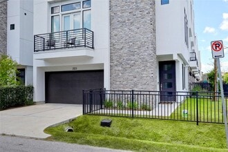 Building Photo - 2123 Arabelle St