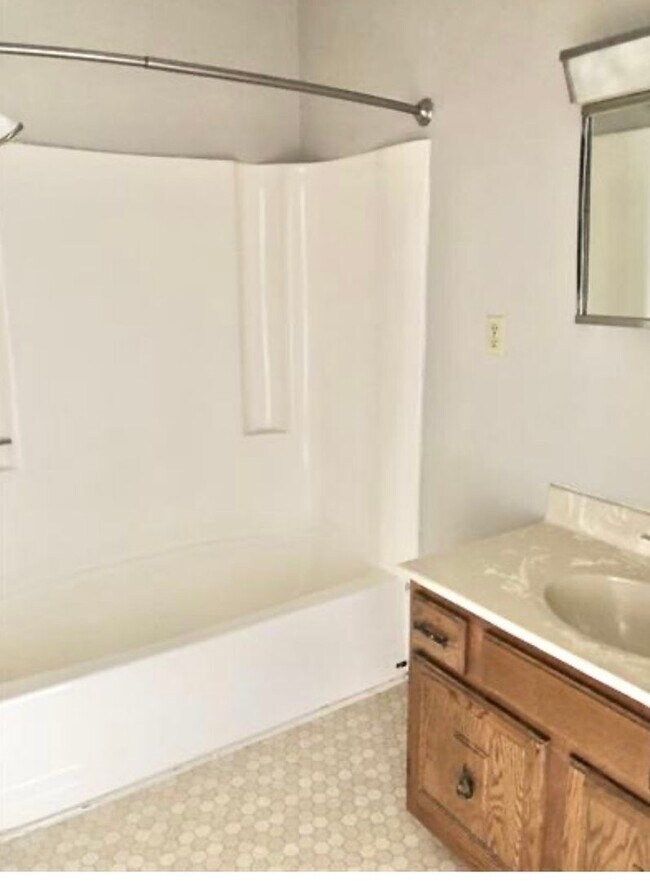 Foto del edificio - 5372 Big Tyler Rd