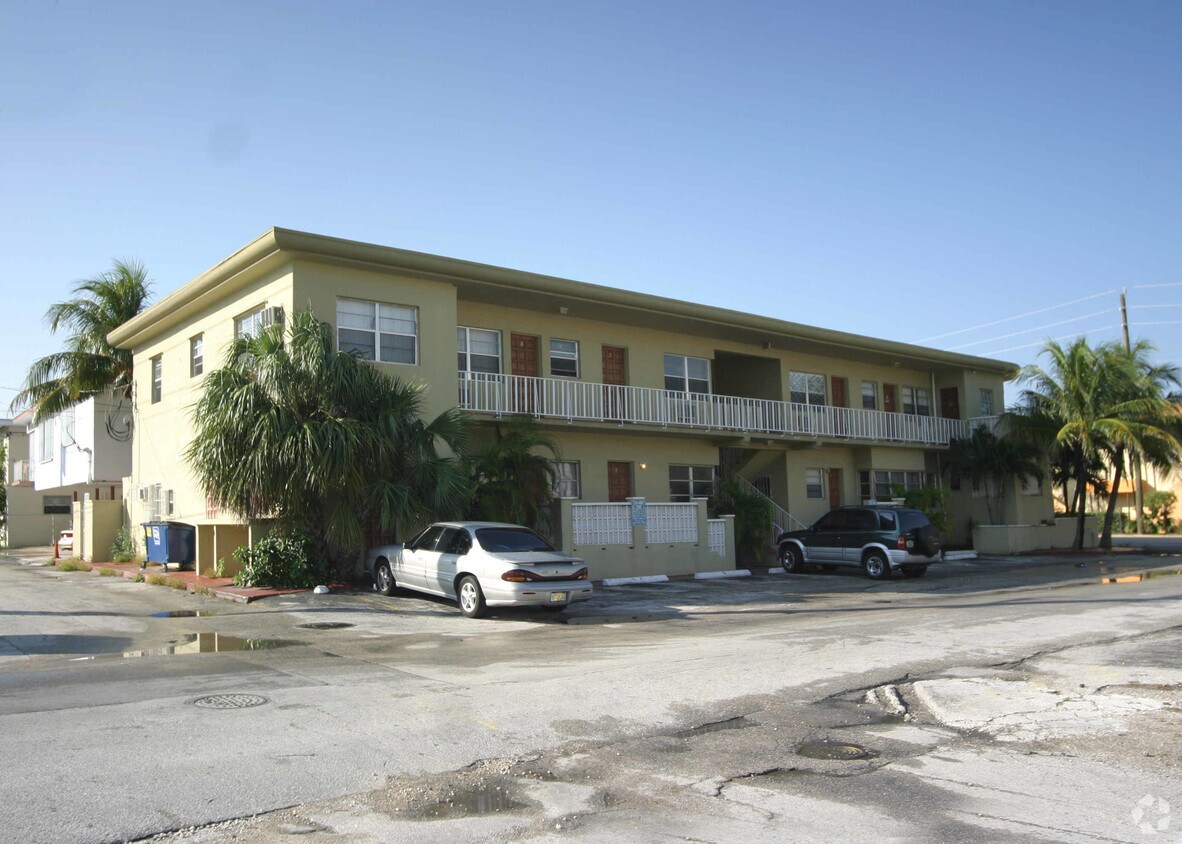 Building Photo - Ocean Deck Motel Apartment