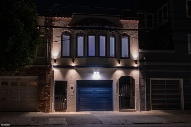 Foto del edificio - 1 br, 1 bath Duplex - 2285 Greenwich Stree...