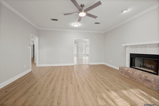 Foto del edificio - 18596 White Oak Dr