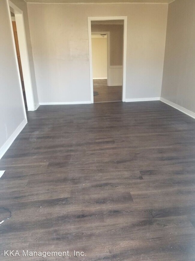 Foto del edificio - 3 br, 1 bath House - 2235 SE Dewey Ave
