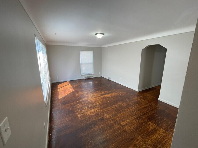 Foto del edificio - 7514 Montrose St