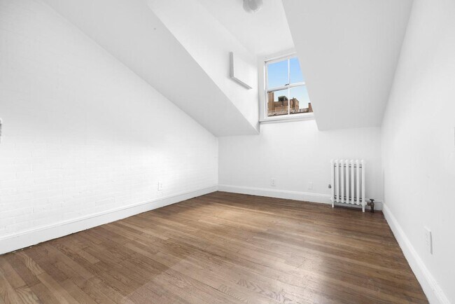 Building Photo - 361 West 20th Street