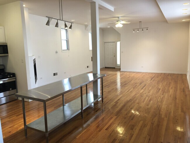 Foto del edificio - 1121 N Wood St